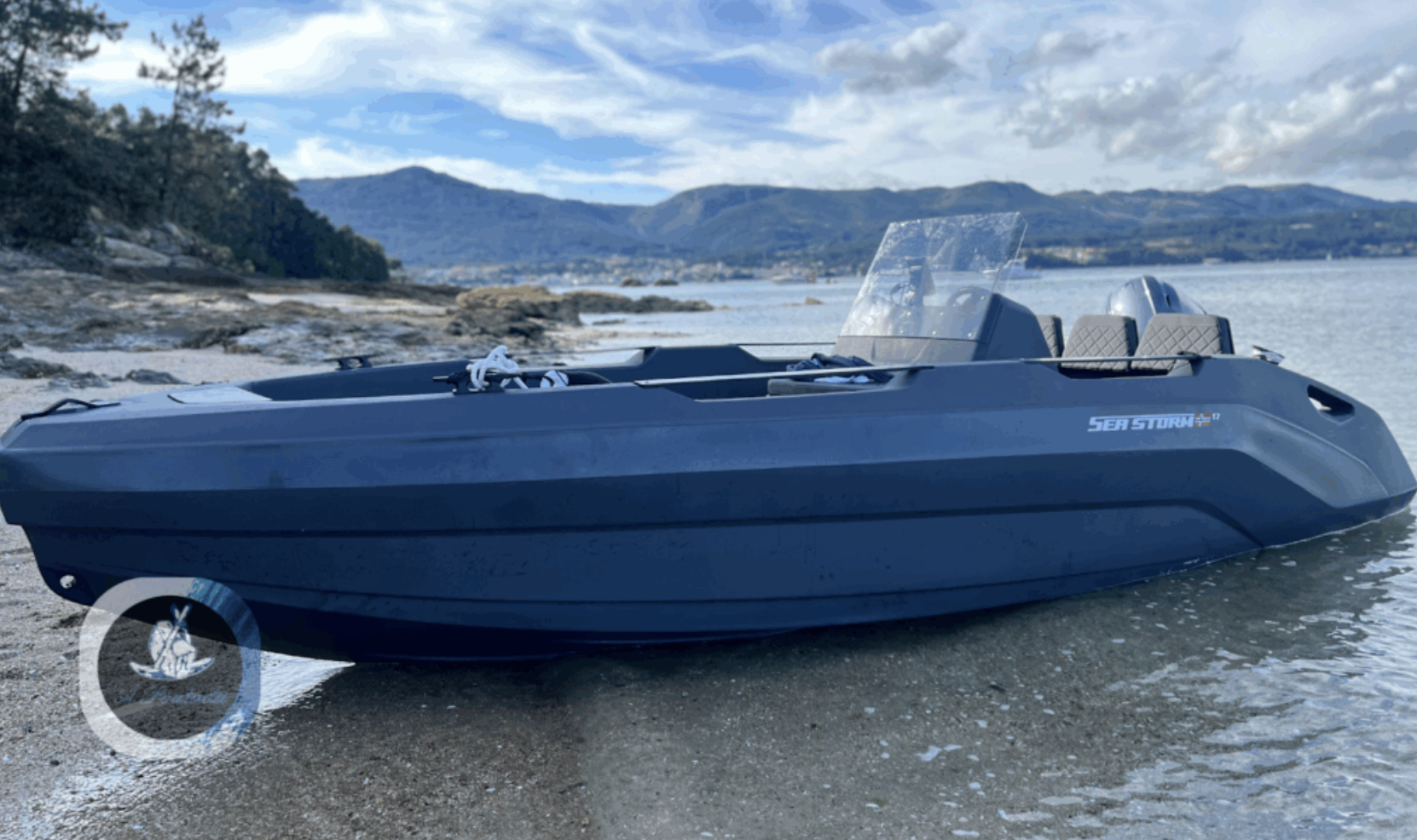 Read more about the article Barcos SeaStorm: HDPE, Mínimo Mantenimiento y 20 Años de Garantía